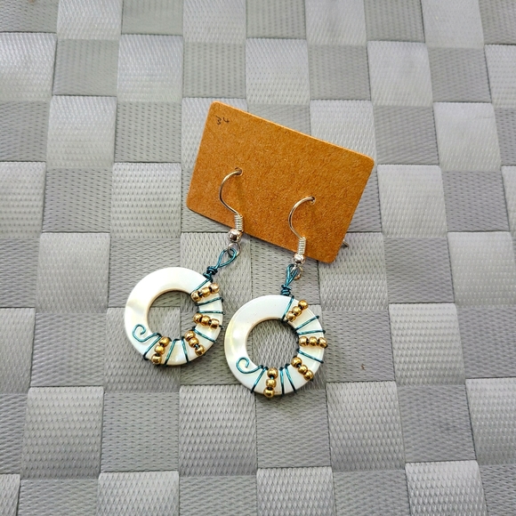 Wire wrapped donut earrings - Picture 2 of 2